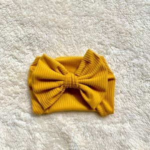 Baby headwrap bow